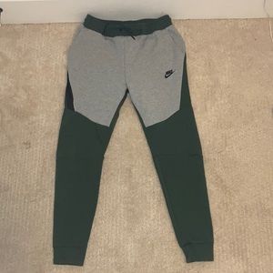 Nike Sportswear Green Tech Fleece Men’s Joggers